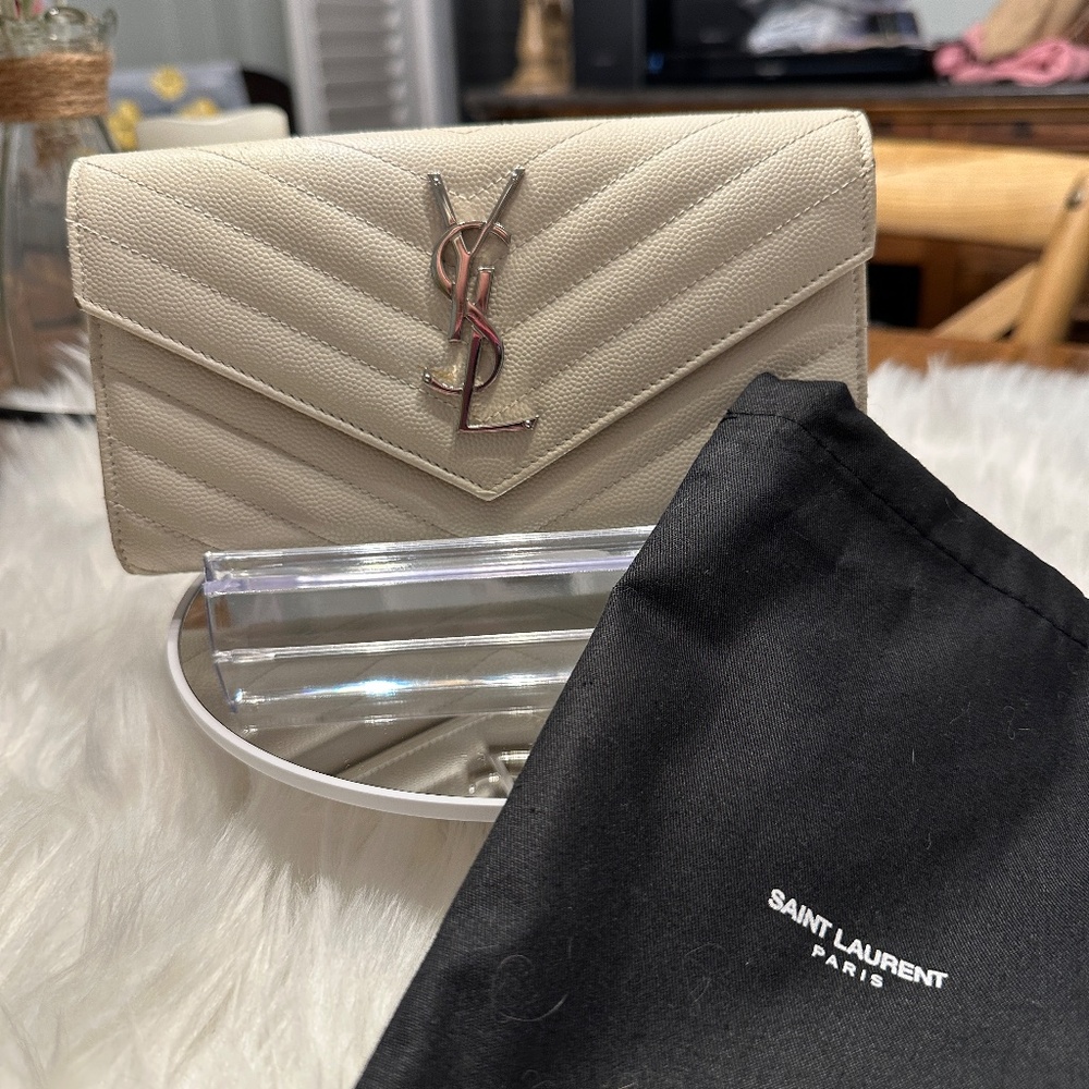 ❌❌❌SOLD❌❌❌YSL RARE Colorway Wallet🤍 - Picture 2 of 11